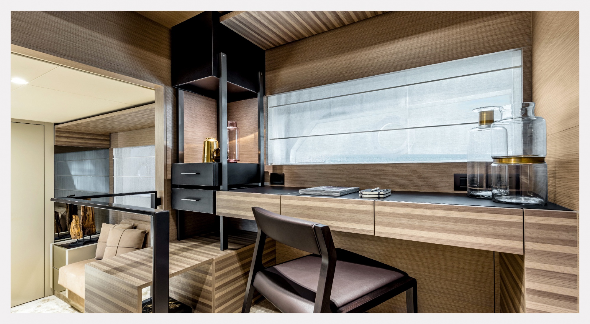 ALPI wood surfaces enhance the interiors of Ferretti Yachts 670